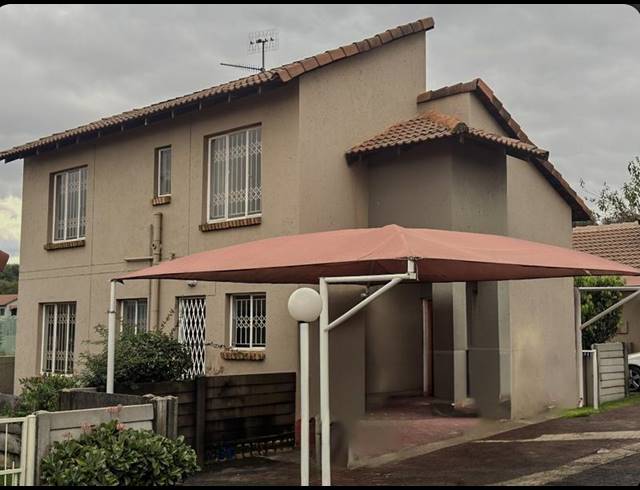 4 BEDROOM TOWNHOUSE FOR SALE IN MONDEOR